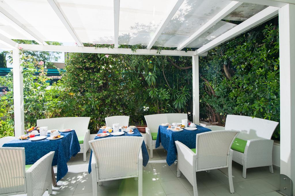 Hotel Majestic Gabicce Mare Exterior photo