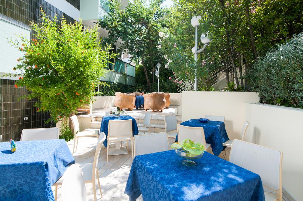 Hotel Majestic Gabicce Mare Exterior photo